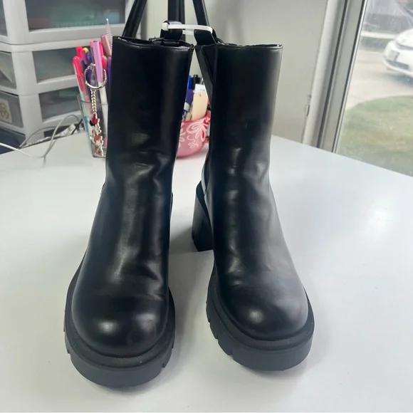 Zara Block Heel Platform Ankle Chelsea Boot Lug Sole Black Size 37 US 6.5 NWT - Picture 10 of 10